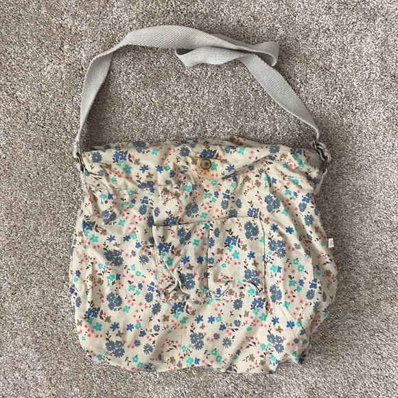 Canvas Messenger Bag - Picture 4 of 4